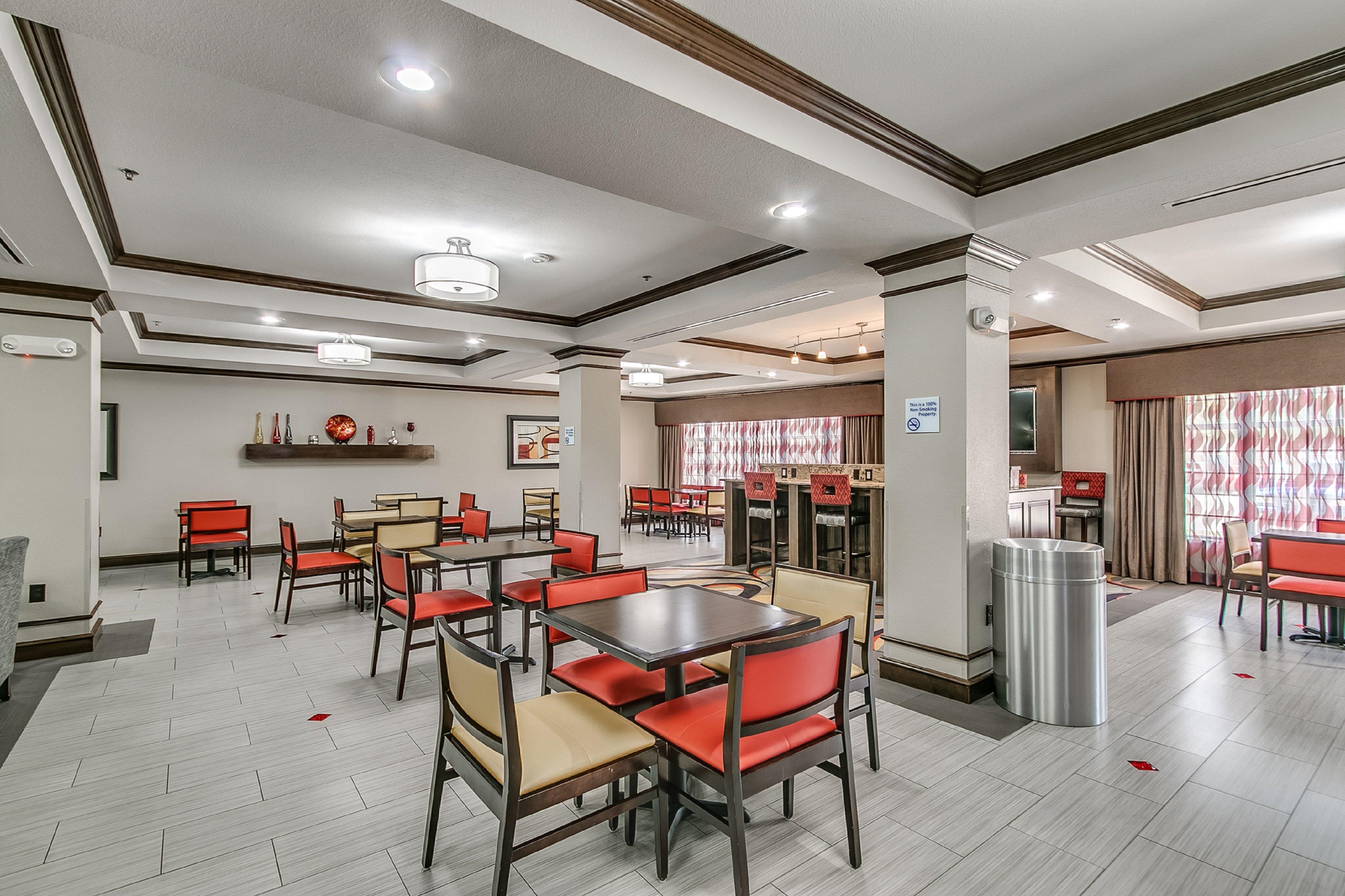 Holiday Inn Express And Suites Lubbock South By Ihg Exterior foto